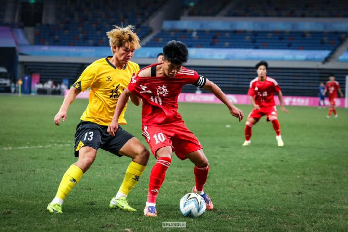 ayx包含集结日体能课后;上海海港主帅复盘备战欧篮联;媒体盛赞;球队文化再被提及的词条