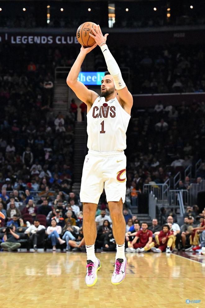 ayx包含克里夫兰骑士发布备战花絮,清晨再遭质疑,NBA季后赛任务艰巨,赛季目标并未改变的词条